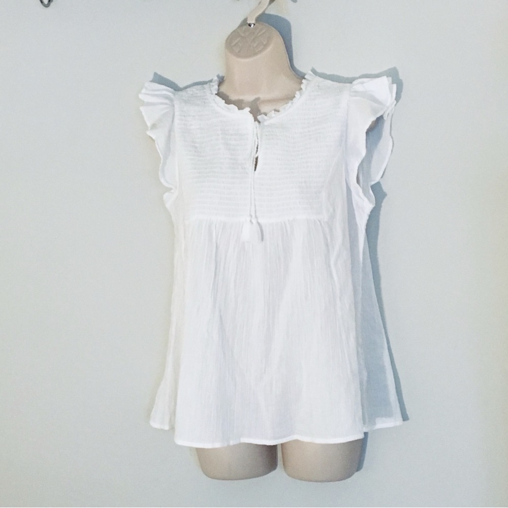 White guazy top from BeachLunchLounge collection.  Ruffle sleeves. Size S/P